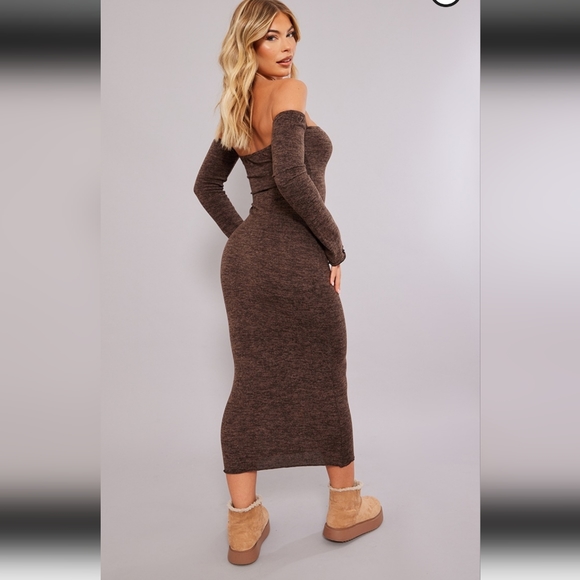 Pretty Little Thing Bardot Maxi Dress - Picture 2 of 6